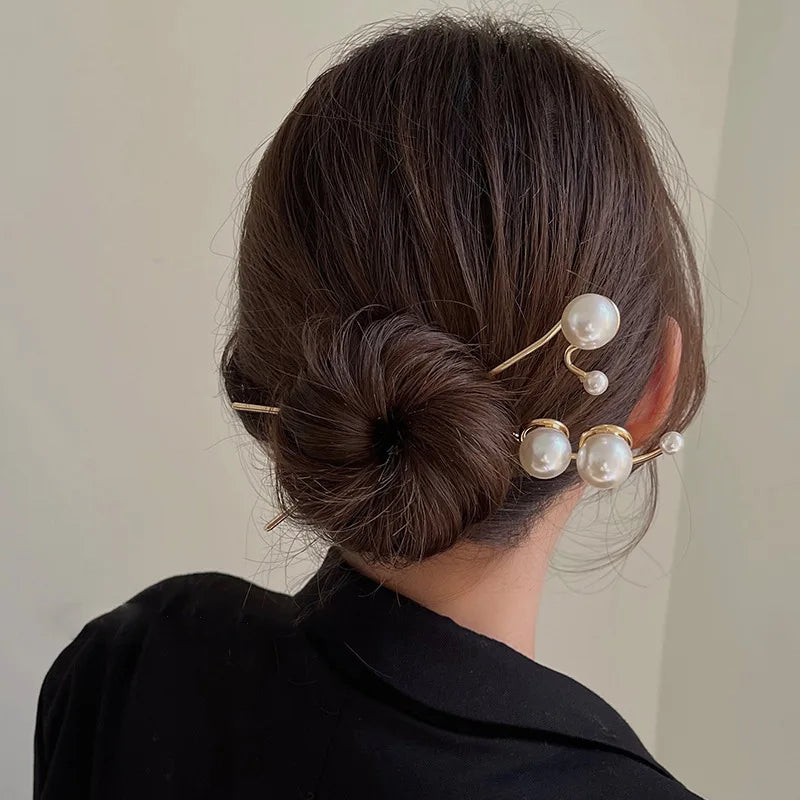 Chic Pearl Hair Pins for Aesthetic Coquette & Y2K Fashion Lovers