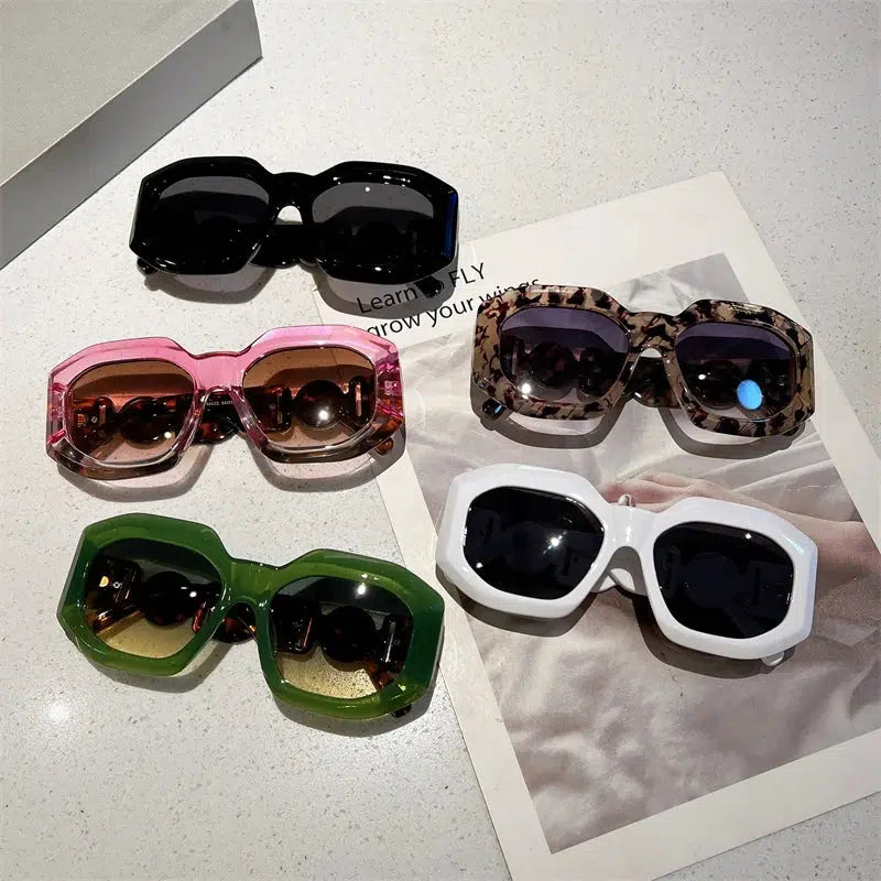 Trendy Oversized Square Sunglasses for Y2K Aesthetic Fashion Lovers