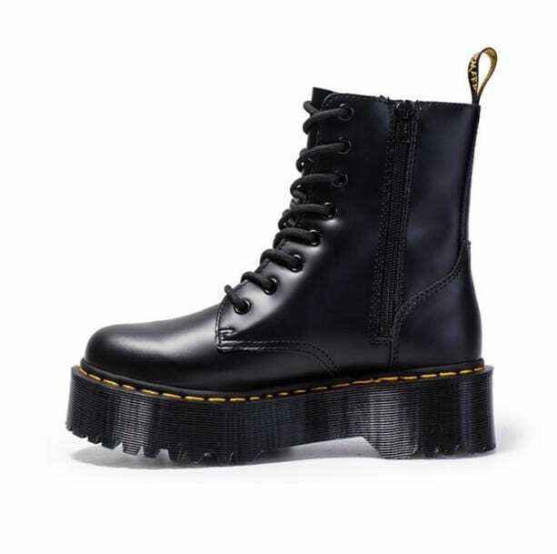 Y2K Aesthetic Chunky Boots for Grunge and Coquette Styles