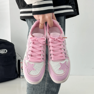 Y2K Aesthetic Skater Girl Sneakers with Star Design and Comfort Fit