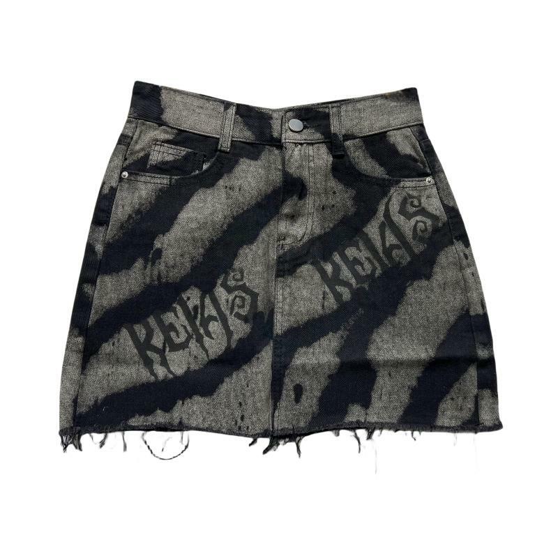 Y2K Denim Letter Print Mini Skirt with Metal Chain - Trendy Grunge Aesthetic Style