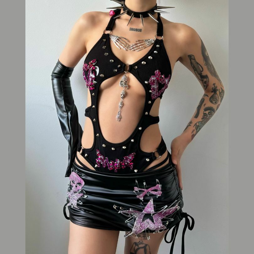 Y2K Fashion Halter O-Ring Rivet Bodysuit with Cargo Skirt - Grunge Aesthetic Outfit