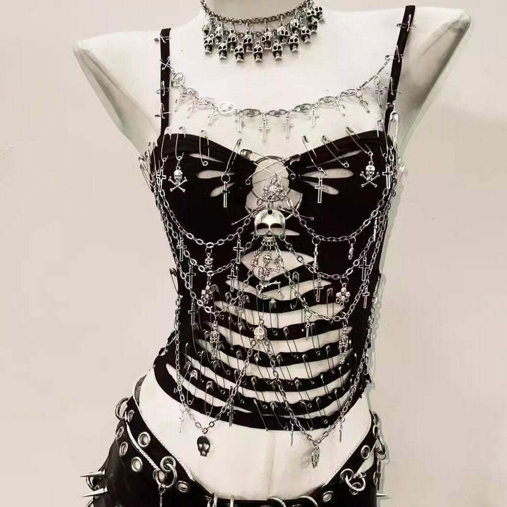 Y2K Fashion Hollow Out Skull Applique O-Ring Cami Top - Grunge Aesthetic Cute Crop Top