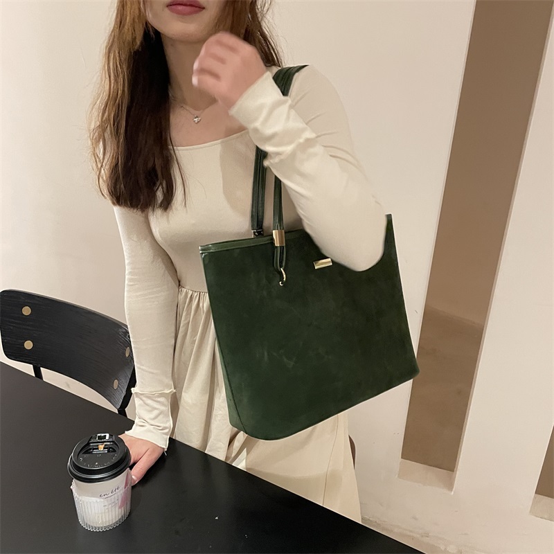 2023 Spring Women's Green Large Capacity Commuter Tote Bag - Stylish Shoulder Bag for College Students