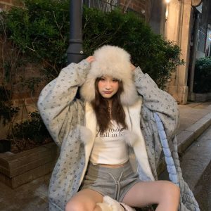 2024 American Vintage Floral Hooded Fleece Sweatshirt for Women - Thickened Warm Hoodie for Autumn Winter Style