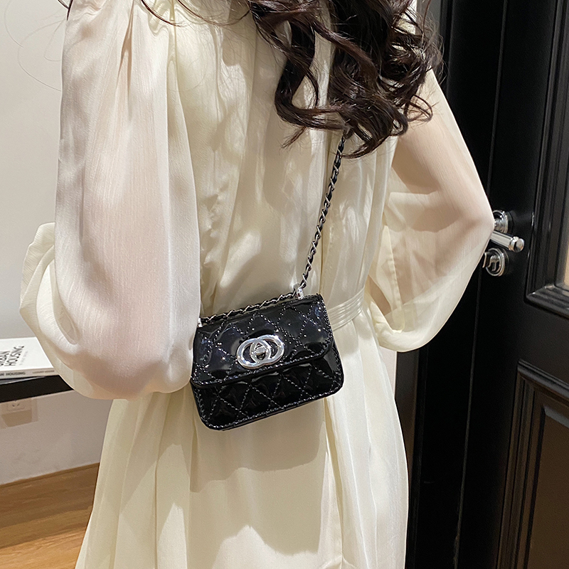 2024 Mini Crossbody Clutch Bag, Patent Leather Chain Earphone Bag with Diamond Pattern, Chic Women's Accessory