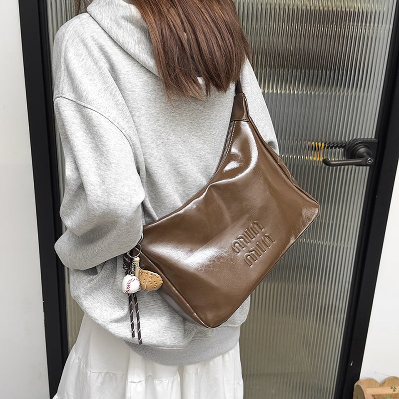 2024 Winter Women's Crossbody Bag - Oil Wax Leather, Multi-Functional Underarm Design, Chic Lazy Style