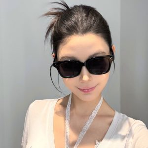 2025 Black Square Frame Sunglasses for Women, Slimming Design for Round Faces, High-End Feel, UV Protection, Street Style Fashion
