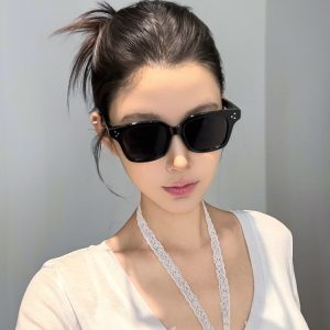 2025 Black Square Frame Sunglasses for Women, Slimming Design for Round Faces, High-End Feel, UV Protection, Street Style Fashion