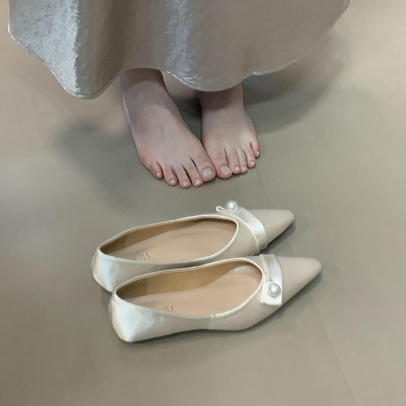 2025 Early Spring Women's Ocean One Gentle Wind Satin Pearl Pointed Shallow Mouth Loafers - Trendy Chinese Style Flats