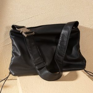2025 New Korean Style Minimalist Large Capacity Drawstring Pleated Shoulder Crossbody Bag for Women