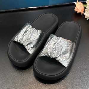 2025 Summer Thick-Sole Bread Slide Sandals for Women - Versatile Comfortable Outdoor Beach Flip-Flops