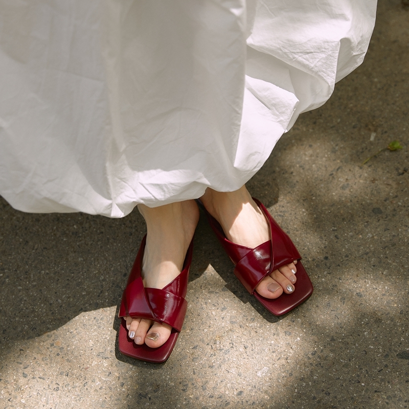 2025 Summer Women’s Woven One-Strap Sandals - Old Money Style, Open-Toe Flat Slippers for Outdoor Comfort