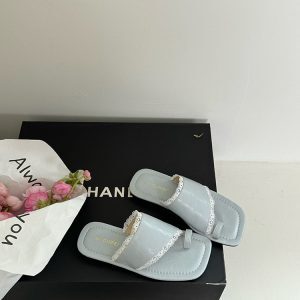 2025 Women's Retro Roman Flip-Flop Sandals - Soft Flat Casual Summer Outdoor Footwear