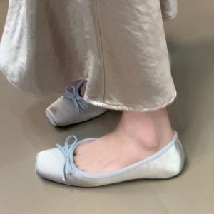 2025 Women's Satin Square-Toe Mary Jane Shoes with Bow-Tie Detail for Elevating Style - Perfect for Skirts and Elegant Looks