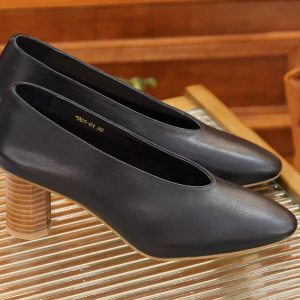 6.5cm Soft Leather Grandma Shoes for Women - Vintage Round Toe Chunky Heels, Comfortable Flats for Autumn 2025