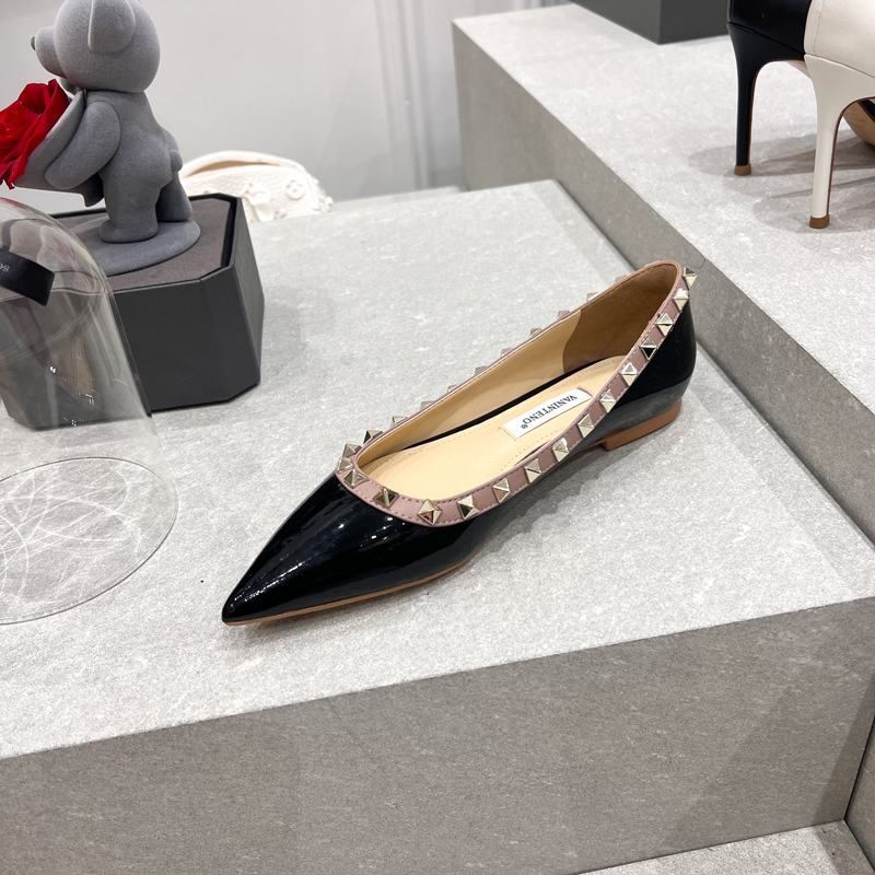 All-Black Matte Studded Genuine Leather Pointed Flat Shoes for Spring & Autumn - Trendy Y2K Style Footwear