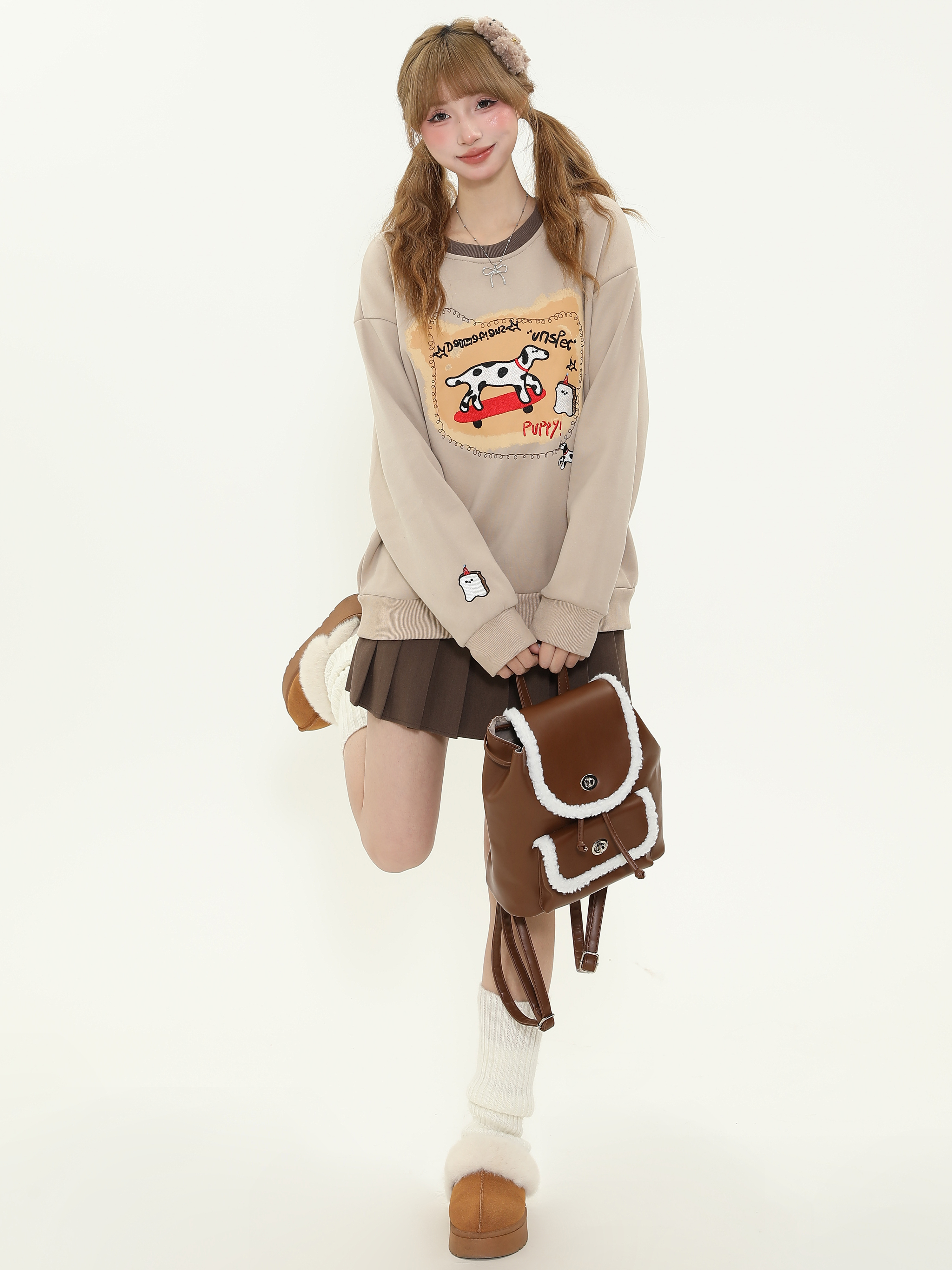 American Retro Cartoon Spotted Dog Embroidered Color-Block Round Neck Sweatshirt for Women - Fleece Pullover Top for Autumn/Winter