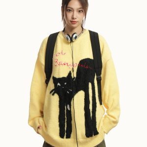 American Vintage Lazy Cat Print Round Neck Sweater for Women - Autumn Winter Thick Loose Knit Jacket, Cozy Casual Style