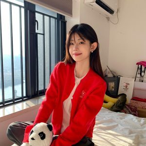 Autumn Women's Loose Knitted Cardigan Sweater with Letter Embroidery, Fake Two-Piece Design, Slimming Short Jacket for Casual Style
