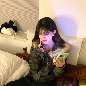 Autumn Women's Slim Fit Camouflage Fleece Cardigan with Removable Fur Collar - Hooded Short Sweatshirt
