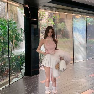 Black and White Pleated Skirt for Autumn/Winter - Fashionable Lazy Style, Trendy 90s-Inspired Look