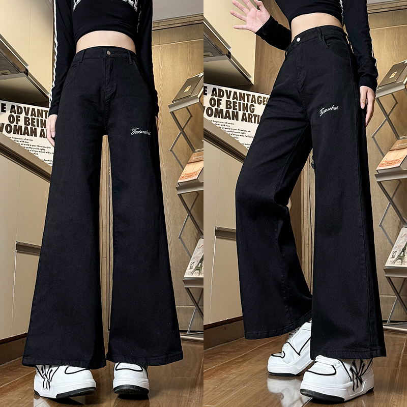 Black Flared Jeans for Women - Plus Size Loose Fit, Stretchy Wide-Leg Bell-Bottoms for Pear-Shaped Figures, Slimming Style