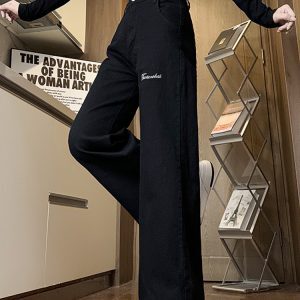 Black Flared Jeans for Women - Plus Size Loose Fit, Stretchy Wide-Leg Bell-Bottoms for Pear-Shaped Figures, Slimming Style