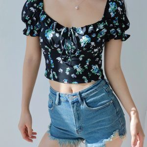 Black Floral Square Neck Short Sleeve T-Shirt - Sexy Slim Fit Top for Fresh Girl Style, Perfect for Y2K and 90s Fashion Trends