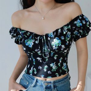 Black Floral Square Neck Short Sleeve T-Shirt - Sexy Slim Fit Top for Fresh Girl Style, Perfect for Y2K and 90s Fashion Trends