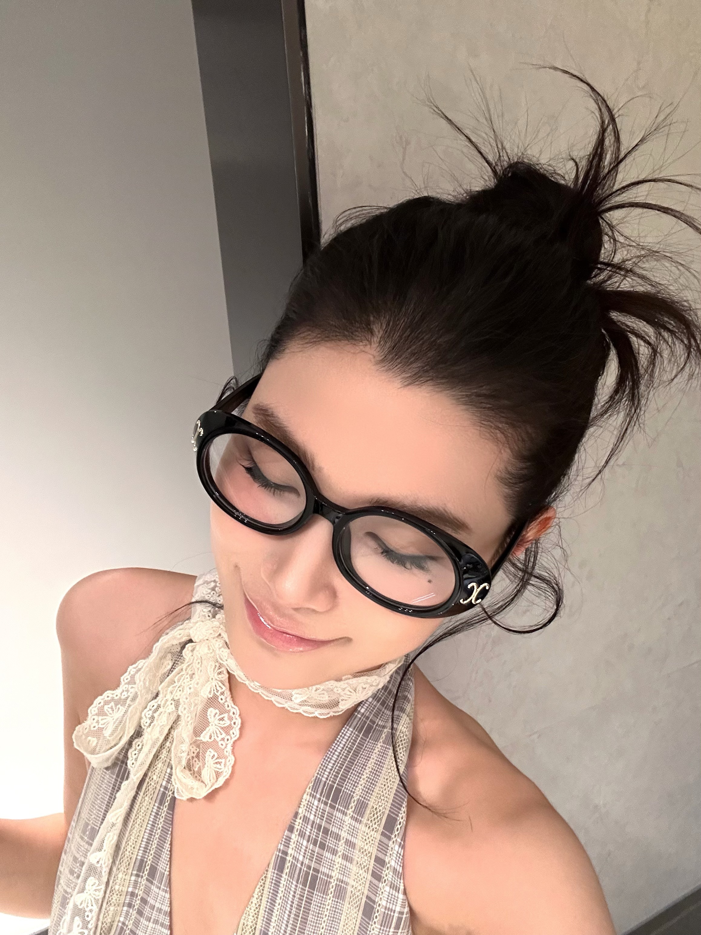 Black Frame Thick Border Oval Glasses for Round Faces, Anti-Blue Light, Slimming Design, European American Style, Myopia Friendly