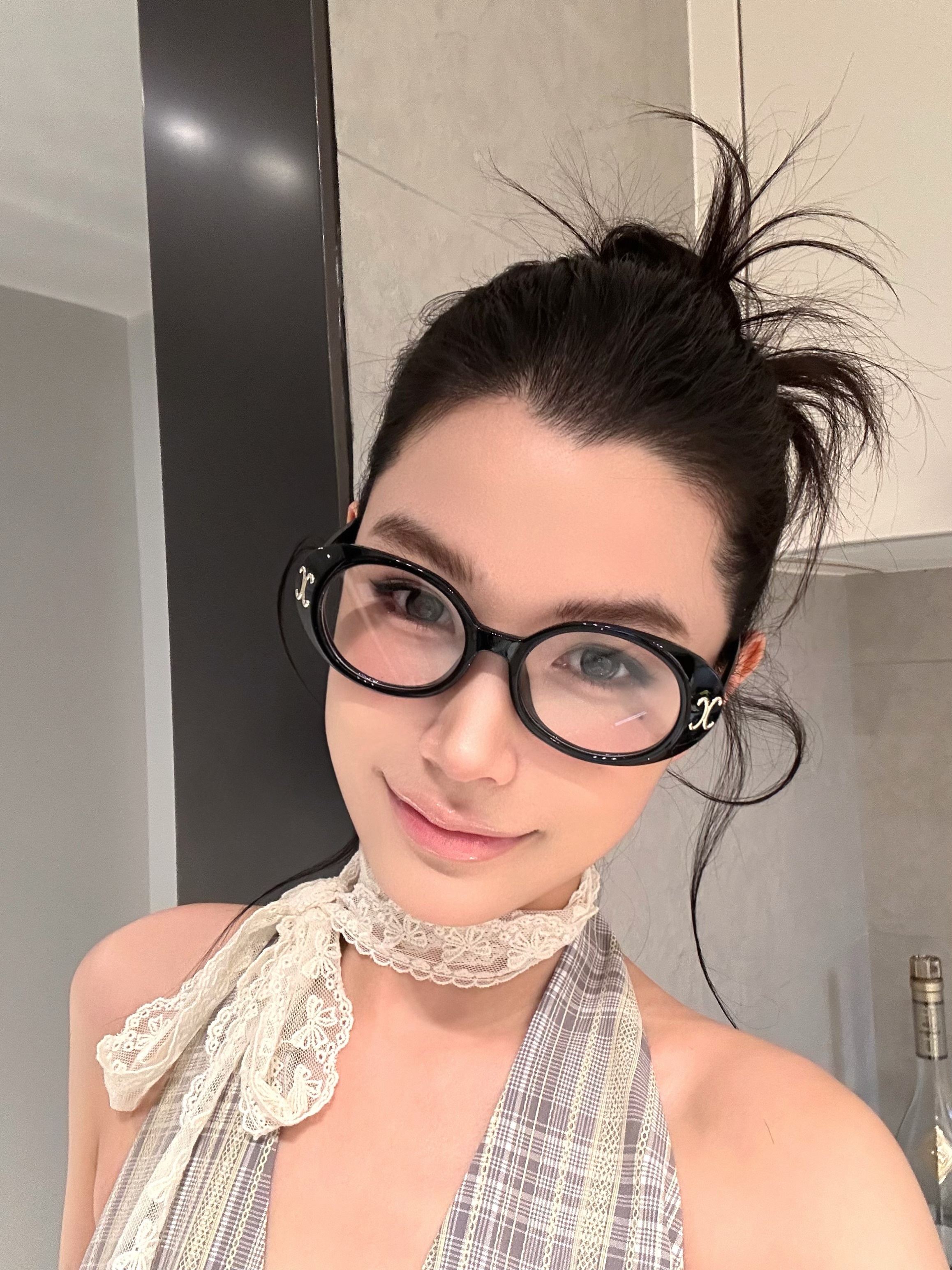 Black Frame Thick Border Oval Glasses for Round Faces, Anti-Blue Light, Slimming Design, European American Style, Myopia Friendly