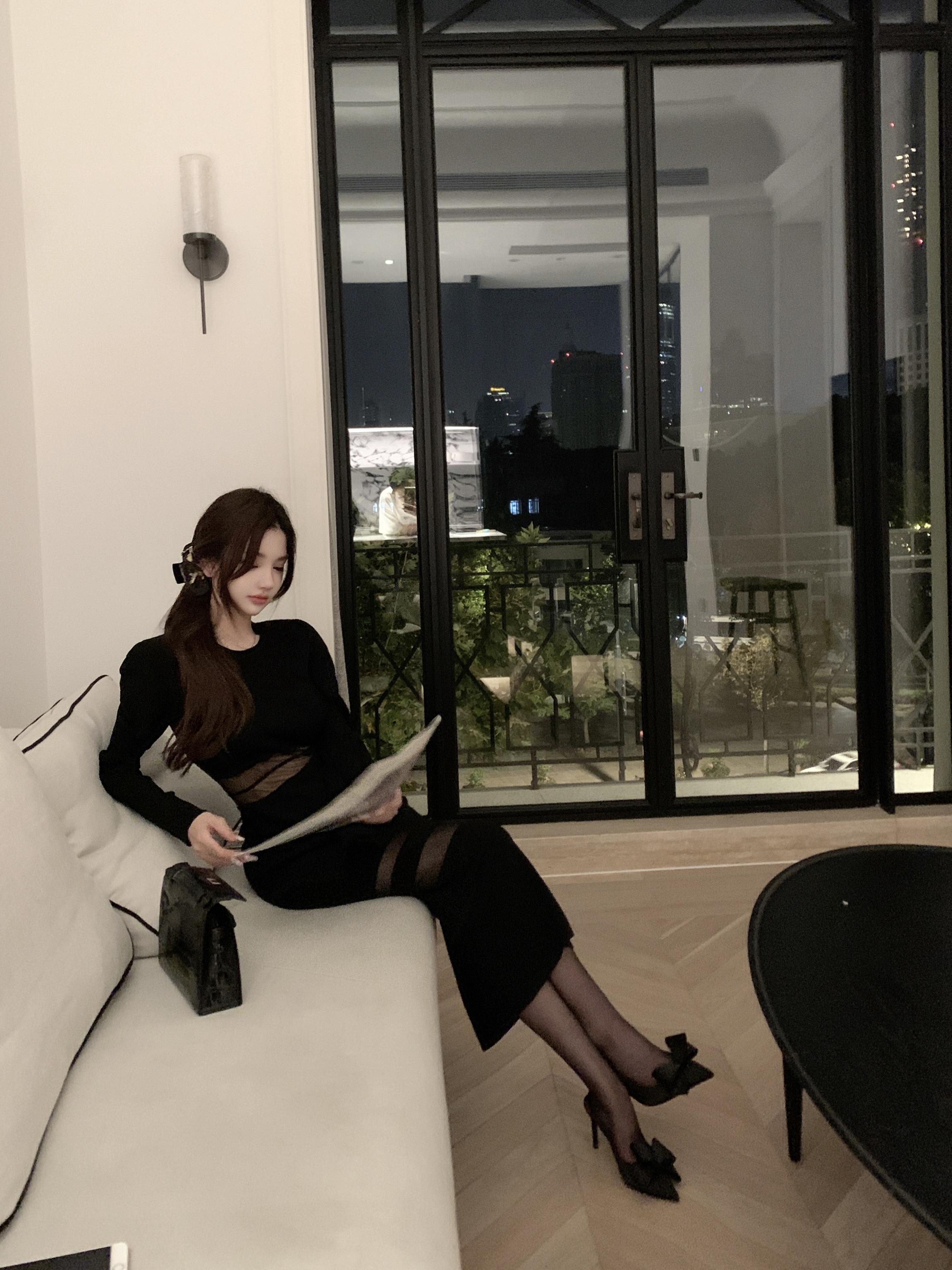 Black Mesh Spliced Long Dress with Knitted Base - Paris Curve Style, Showcasing Curves, Elegant Evening Wear, Y2K Fashion