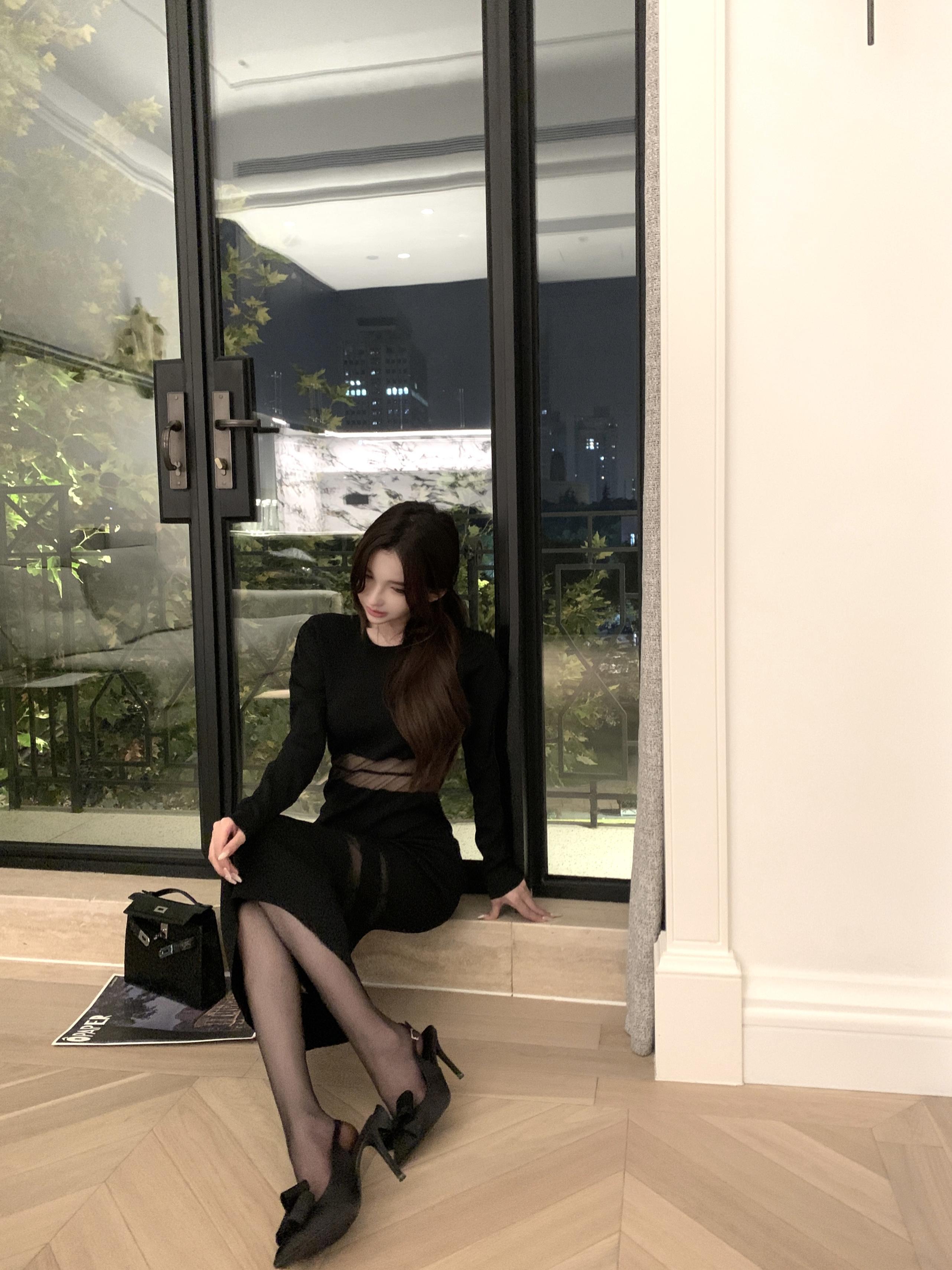 Black Mesh Spliced Long Dress with Knitted Base - Paris Curve Style, Showcasing Curves, Elegant Evening Wear, Y2K Fashion