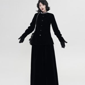 Black Velvet Round Neck Fleece Coat for Women - Korean Style High-End Loose Long Sleeve Winter Top