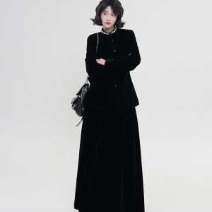 Black Velvet Round Neck Fleece Coat for Women - Korean Style High-End Loose Long Sleeve Winter Top