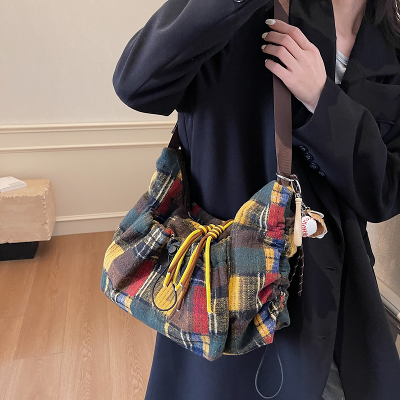 Checkered Canvas Bag for Women, Large Capacity Versatile Shoulder Crossbody Tote, Ideal for Students and Commuting, 2025 Style