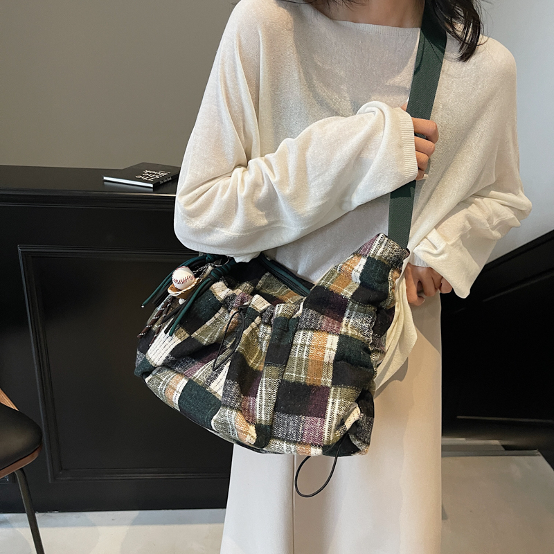 Checkered Canvas Bag for Women, Large Capacity Versatile Shoulder Crossbody Tote, Ideal for Students and Commuting, 2025 Style