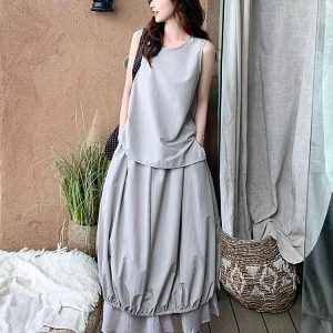 Chic 2-Piece Set - 90s Inspired Crop Top and High-Waisted Skirt, Perfect for Everyday Wear and Special Occasions