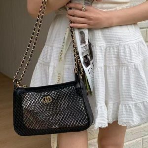 Chic Women's Hollow Mesh Chain Shoulder Bag - Versatile Crossbody in Trendy Chanel-Style for Spring & Summer