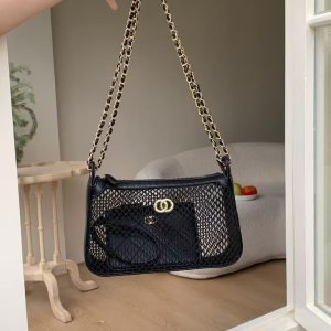 Chic Women's Hollow Mesh Chain Shoulder Bag - Versatile Crossbody in Trendy Chanel-Style for Spring & Summer
