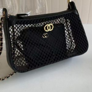 Chic Women's Hollow Mesh Chain Shoulder Bag - Versatile Crossbody in Trendy Chanel-Style for Spring & Summer