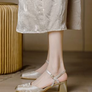 Chinese Retro Women's Chunky Heel Sandals, Open Back, Pointed Toe - Versatile National Style for Summer 2025