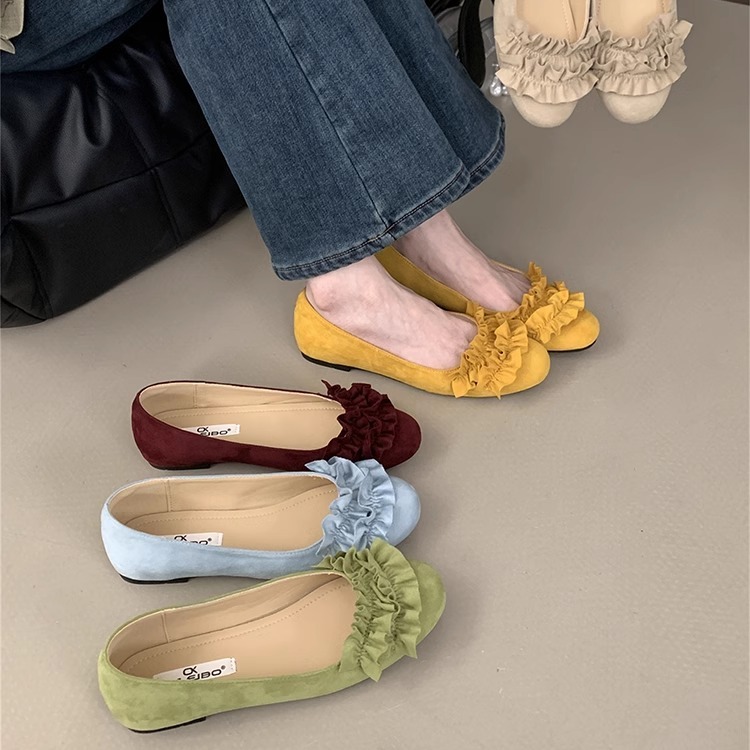 Chinese-Style Floral Flat Shoes for Women - Spring/Summer 2024 Gentle Breeze Design, Perfect for Skirts and Casual Outfits
