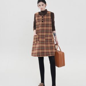 Coffee-Colored Plaid Fleece Sleeveless Dress for Women - Korean Style Retro Over-Knee Long Skirt for Autumn and Winter