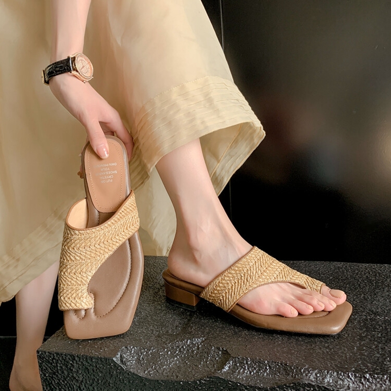 Comfortable Bohemian Summer Sandals for Women - Retro Straw Woven Square Toe Mid-Heel Flip-Flops with Soft Sole