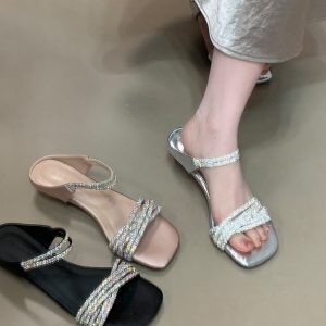 Crystal-Embellished Open-Toe Sandals for Women - Elegant One-Strap Flip-Flops in Celebrity Style, Perfect for Summer and Evening Wear