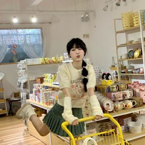 Cute Cat Print Short Sleeve Knitted Top for Women - Slimming Early Autumn Style, Youthful Sweet Girl Fashion