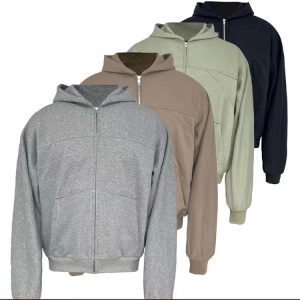 Deconstructed Boxy Fit Flying Squirrel Hoodie - Short Zip-Up Sweatshirt in Trendy Streetwear Style
