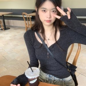 Deep Gray Square Neck T-Shirt for Women - K-Pop Inspired Jazz Dance Performance Top, Spicy Girl Style, Perfect for 90s & Y2K Fashion